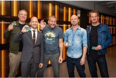 Racoon ontvangt allereerste Nickel for Goodbye penning